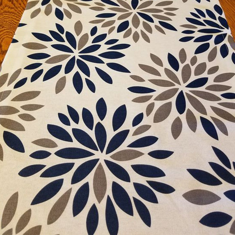 Farmhouse White Lined Table Runner